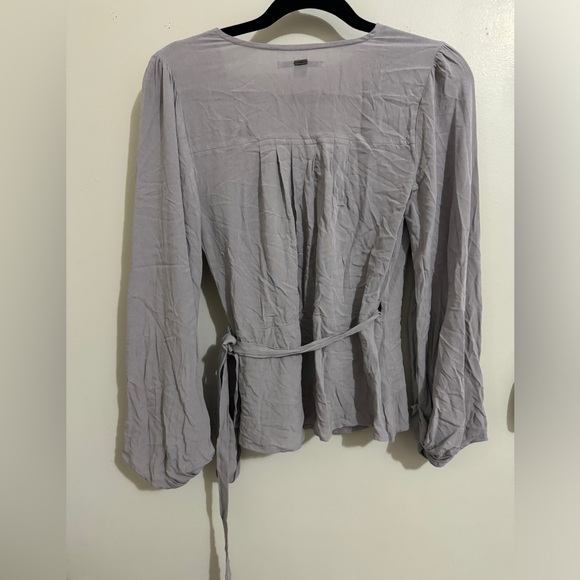 O’Neill Women’s Gray Wrap Long Sleeve Blouse Size XS 
XS - Picture 4 of 10